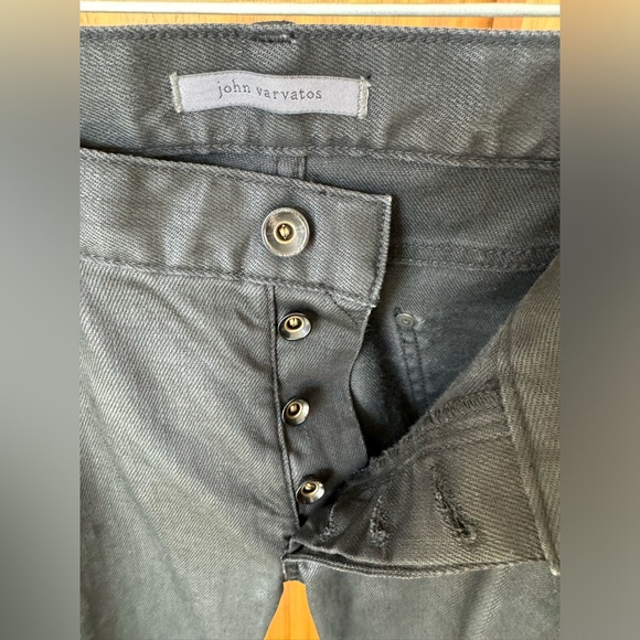 John Varvatos men’s black denim jeans. - Picture 3 of 8